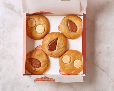 Cookie box with 10 cookies