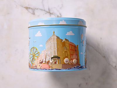 Limited edition cookie tin with 5 cookies